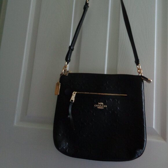 COACH MAE FILE CROSSBODY BAG - EMBOSSED SIGNATURE - EUC - Picture 2 of 6